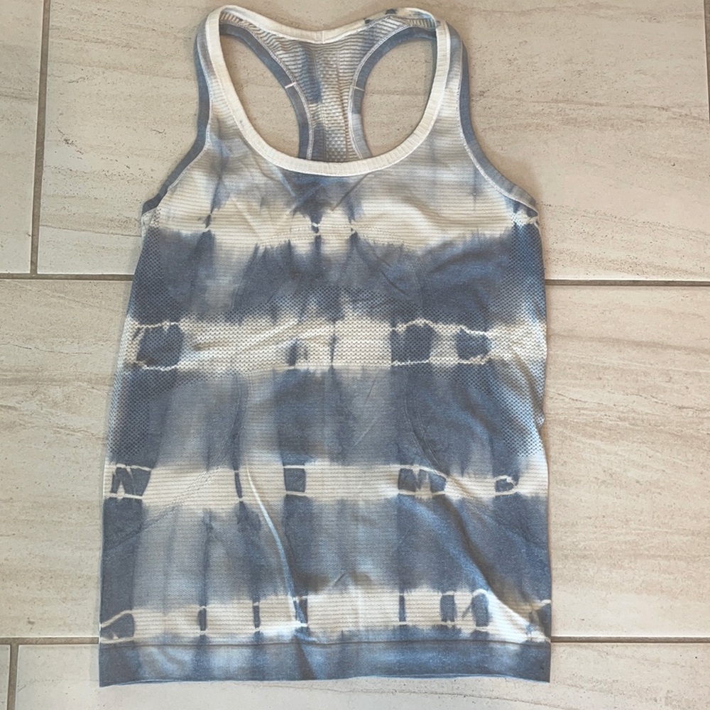 Lululemon size 6 tank